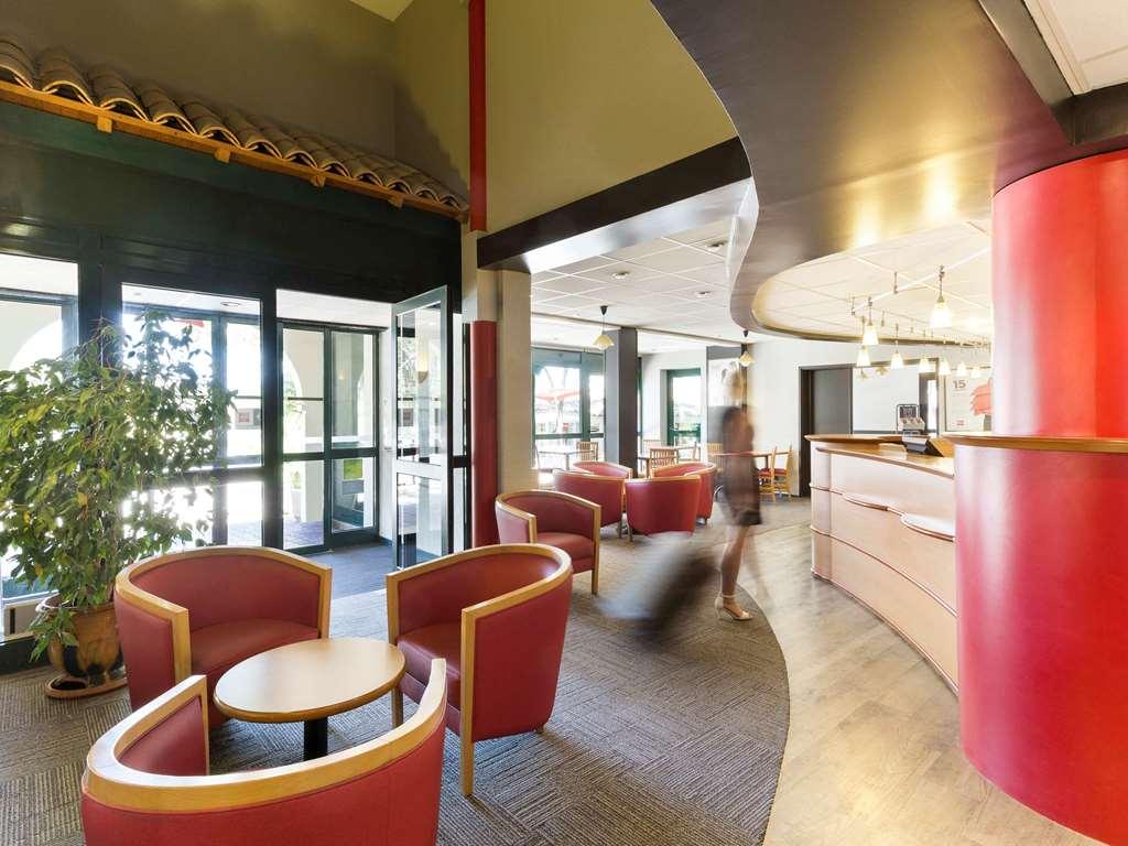 Hotel Ace Travel - A9 Montpellier Sud 3*